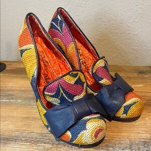 NWOB Irregular Choice Mutiny Heels in Orange and Blue size 7